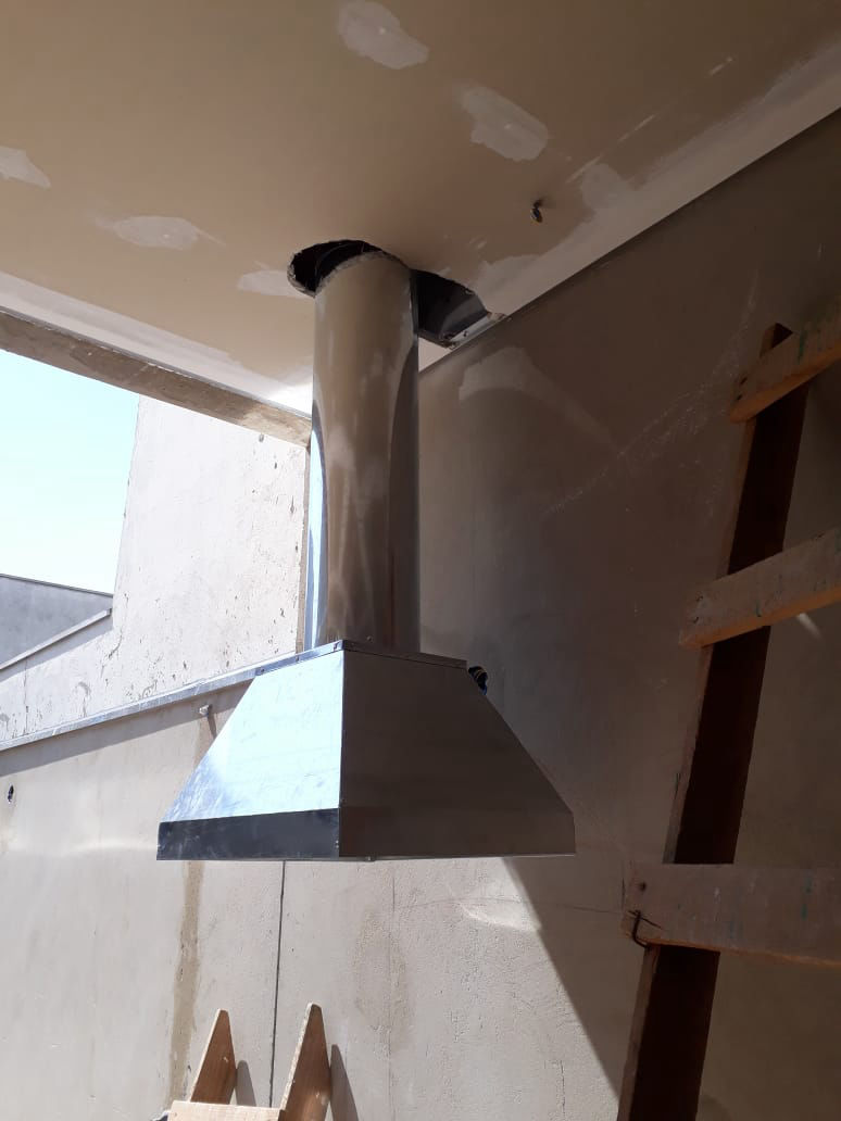 empresa especializada em calhas telhados estruturas metalicas steel frame coifas dutos pingadeiras